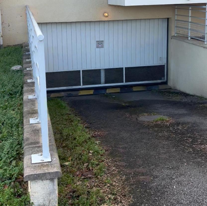 Apartment T2 Quartier Mermoz, 2 Places De Parking Privees Pamiers